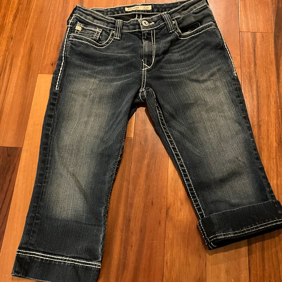 Big Star Denim - Women’s Big Star Maddie mid rise fit Capris size 29